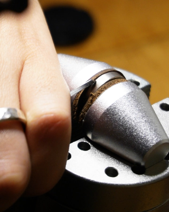 Modèle ciselée "branche d'amour"