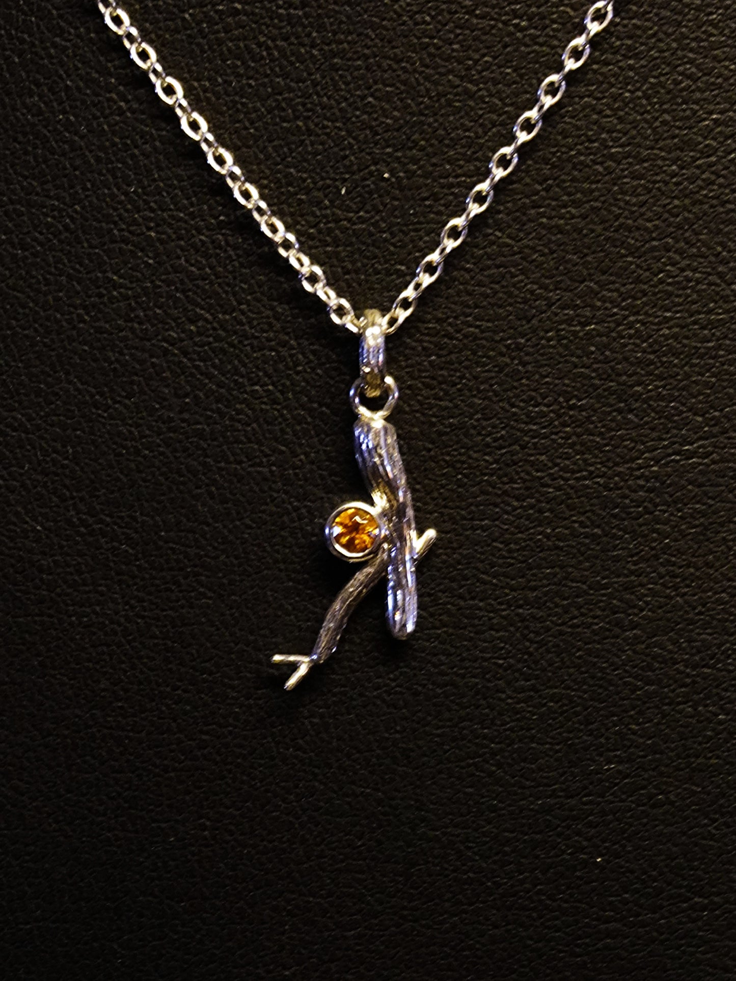 Pendentif branche serti d'une spessartite (argent 925)