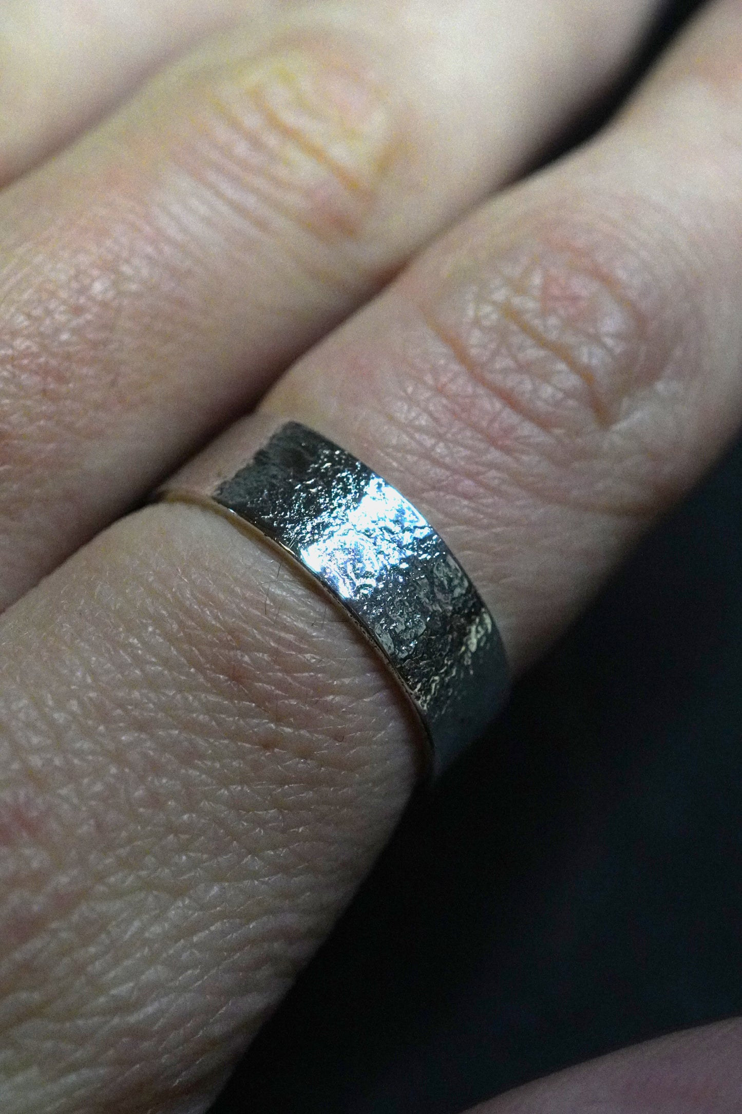 Bague réticulée large (argent 940 hypoallergénique)