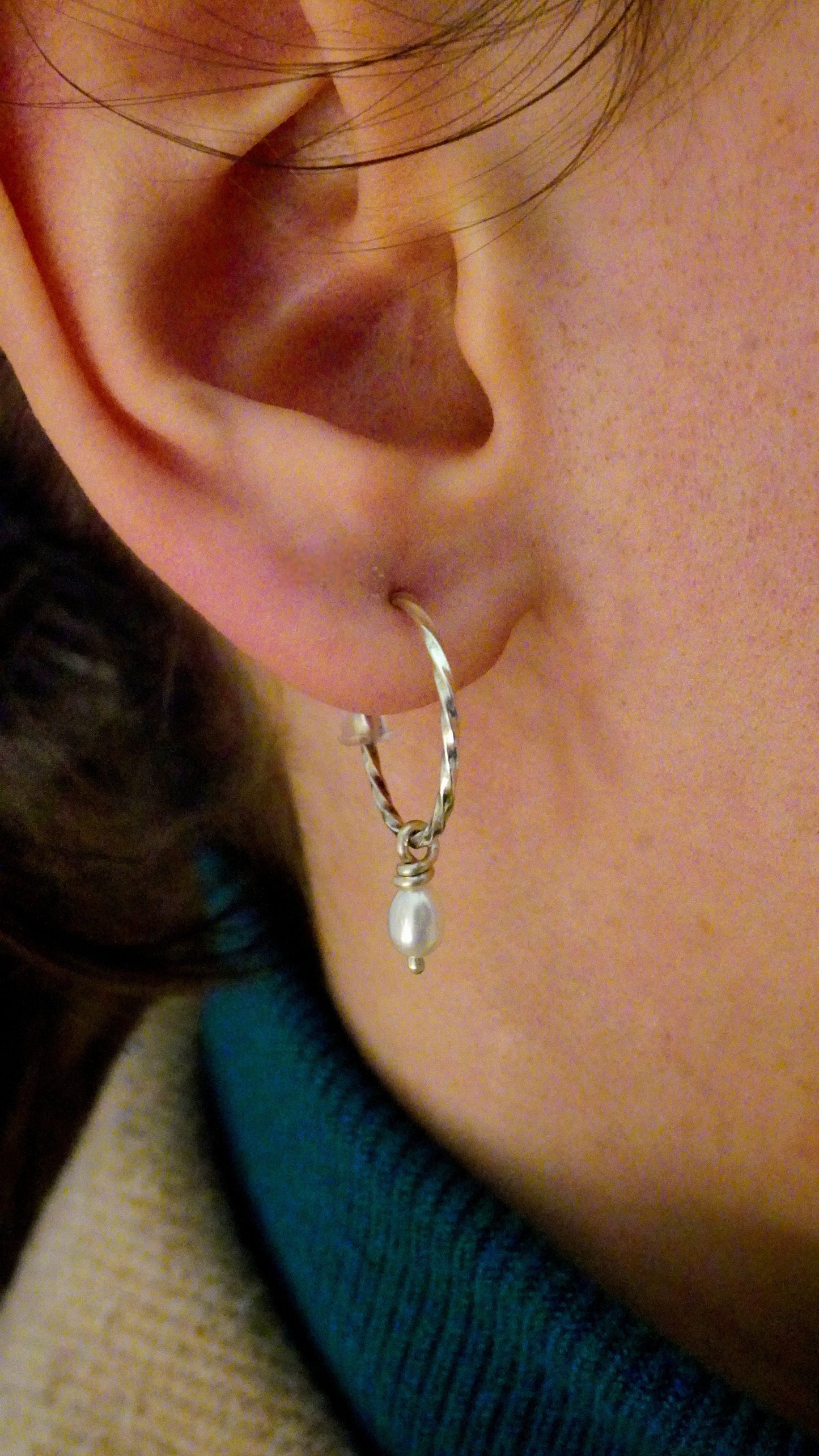 Boucles d'oreilles "ellipse" torsadé, créole (perle de culture d'eau douce amovible et argent 940)