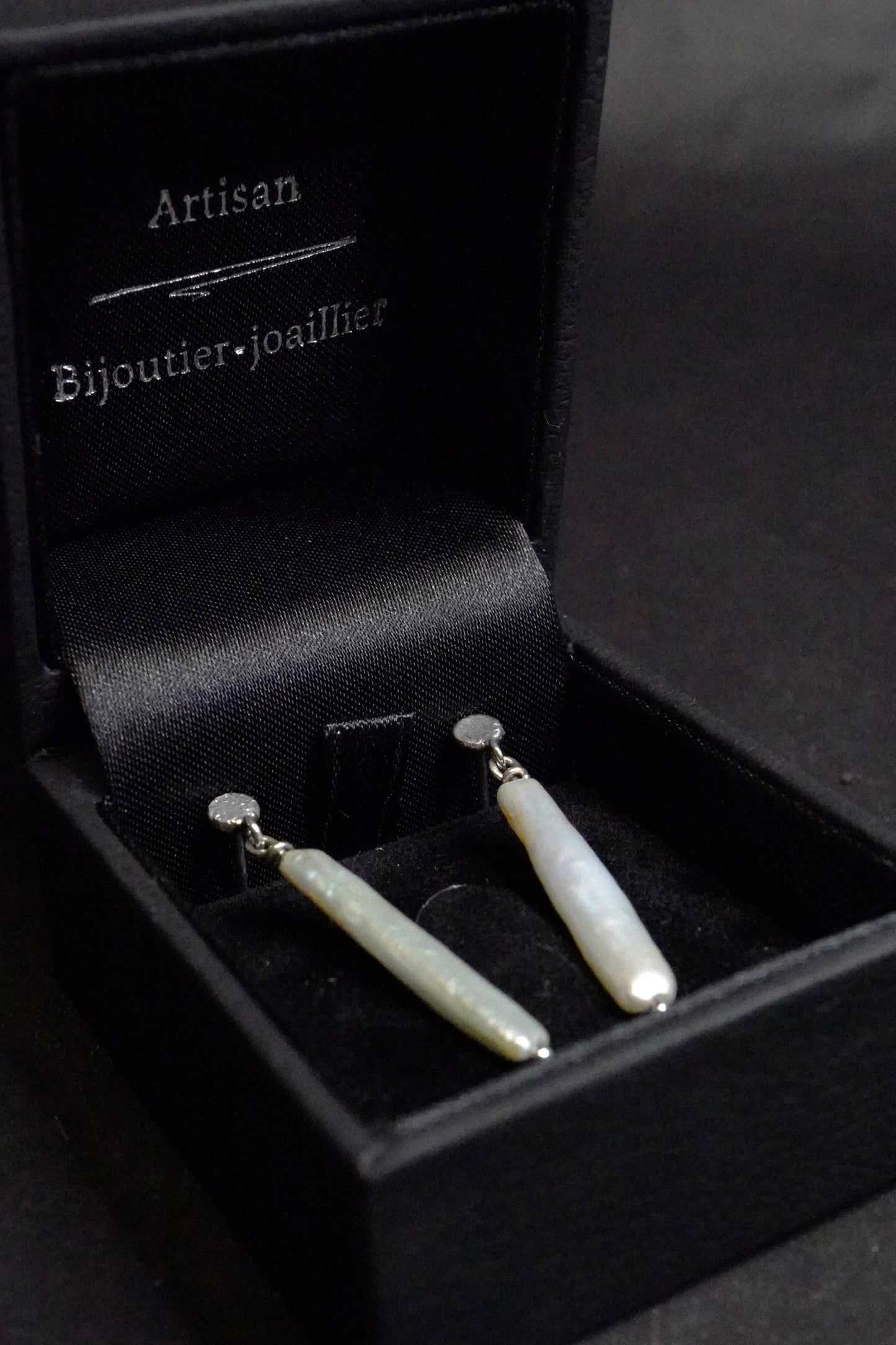 Boucles d'oreilles baroques enfilées longues (argent 940 recyclé)