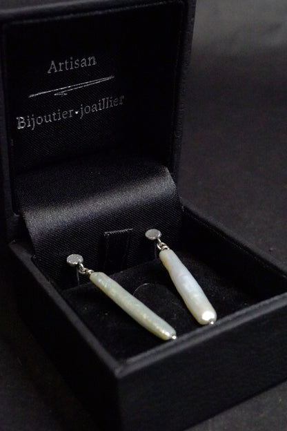 Boucles d'oreilles baroques enfilées longues (argent 940 recyclé)