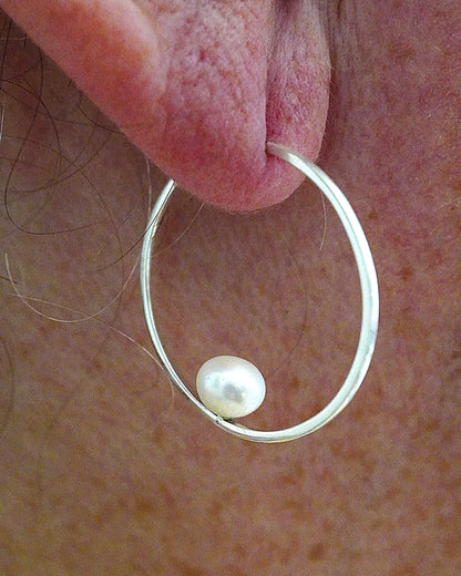 Boucles d'oreilles "ellipse", créole (perle de culture d'eau douce et argent 940 hypoallergénique)