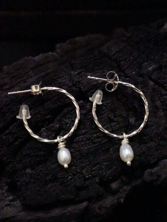 Boucles d'oreilles "ellipse" torsadé, créole (perle de culture d'eau douce amovible et argent 940)