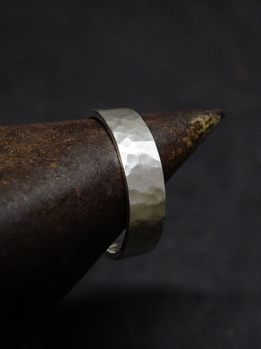 Modèle martelé large