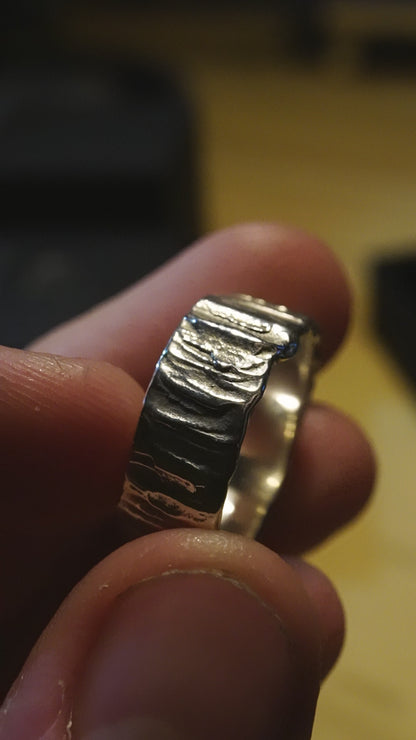 Bague basalte irrégulière large (argent 940 hypoallergénique)